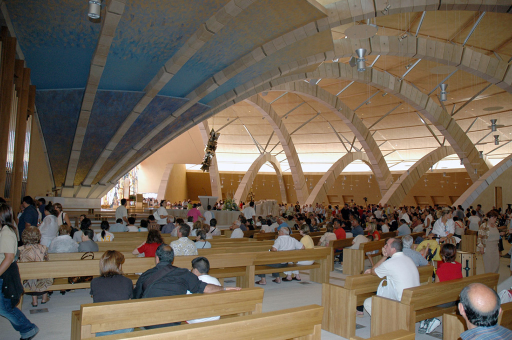 Interno della Chiesa di San Pio