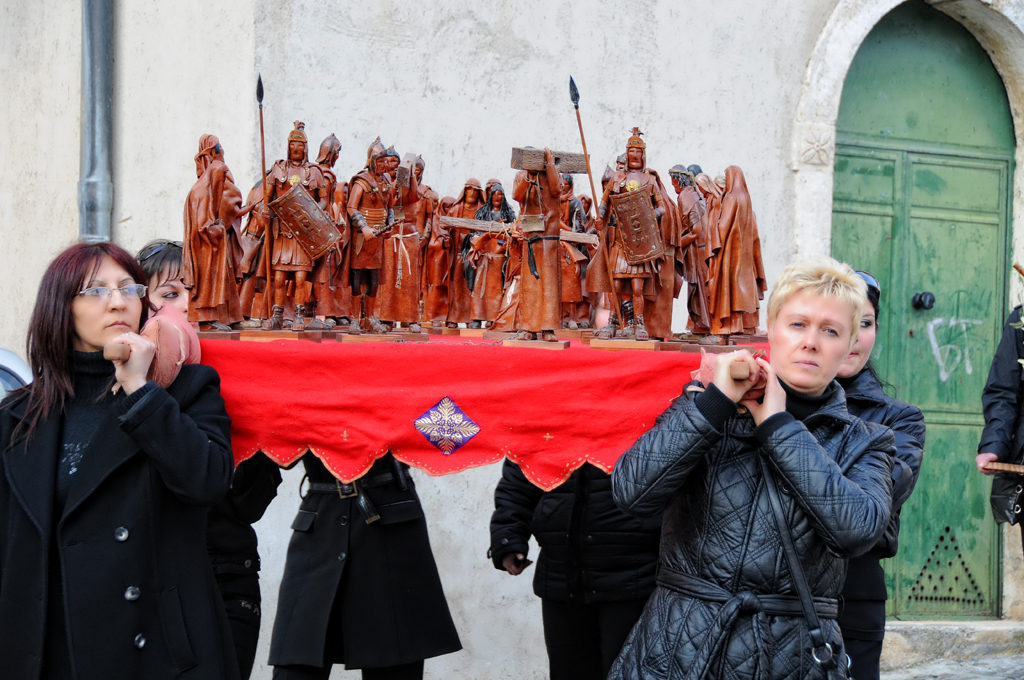 processione venerd santo monte sant'angelo