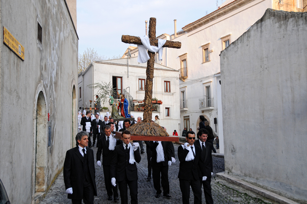 processione venerd santo monte sant'angelo