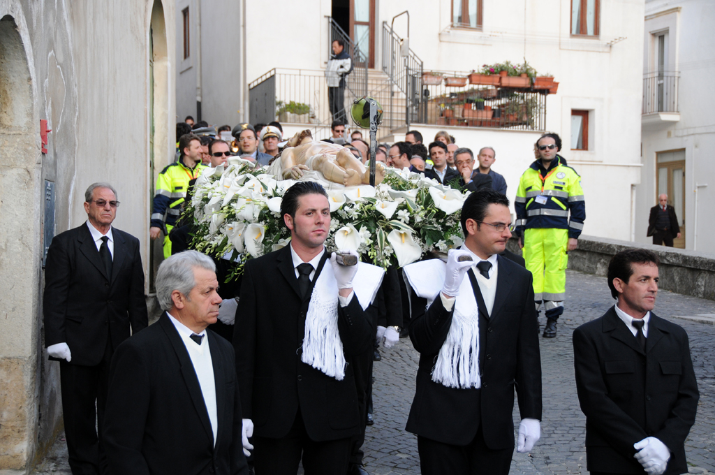 processione venerd santo monte sant'angelo