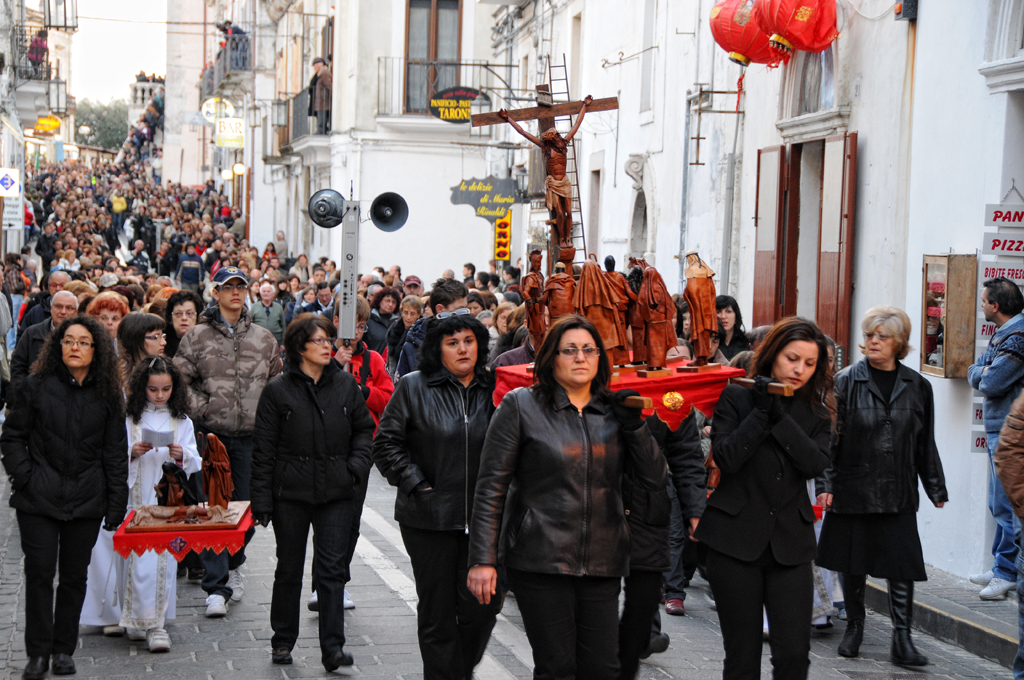 processione venerd santo monte sant'angelo