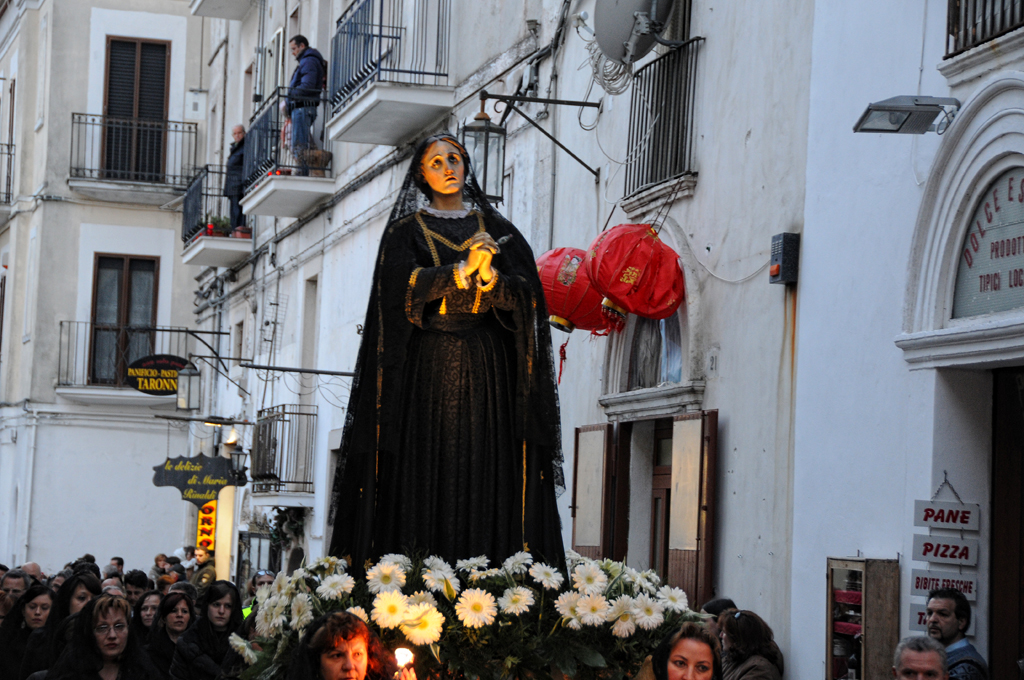 processione venerd santo monte sant'angelo