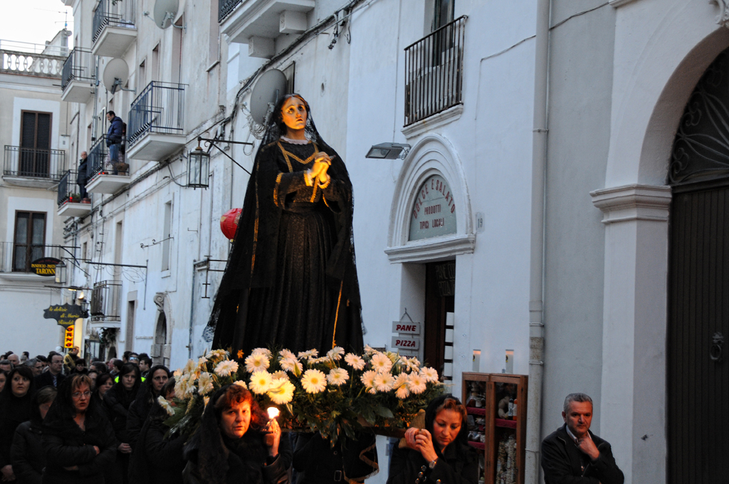 processione venerd santo monte sant'angelo