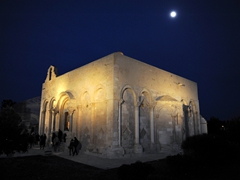 Basilica Siponto e Opera di Edoardo Tresoldi. Foto 015
